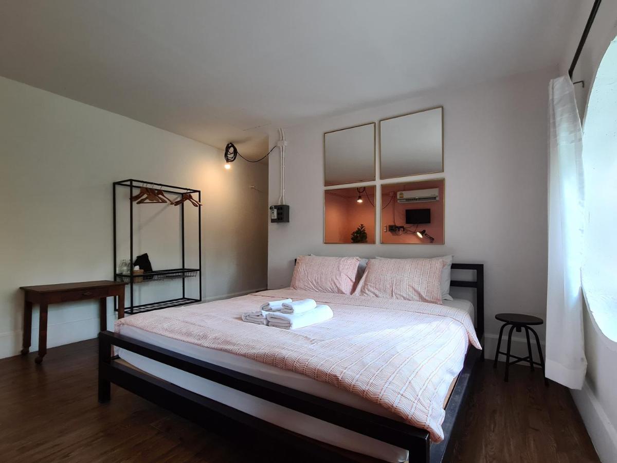 Hand Hotel Bang Saen Bagian luar foto