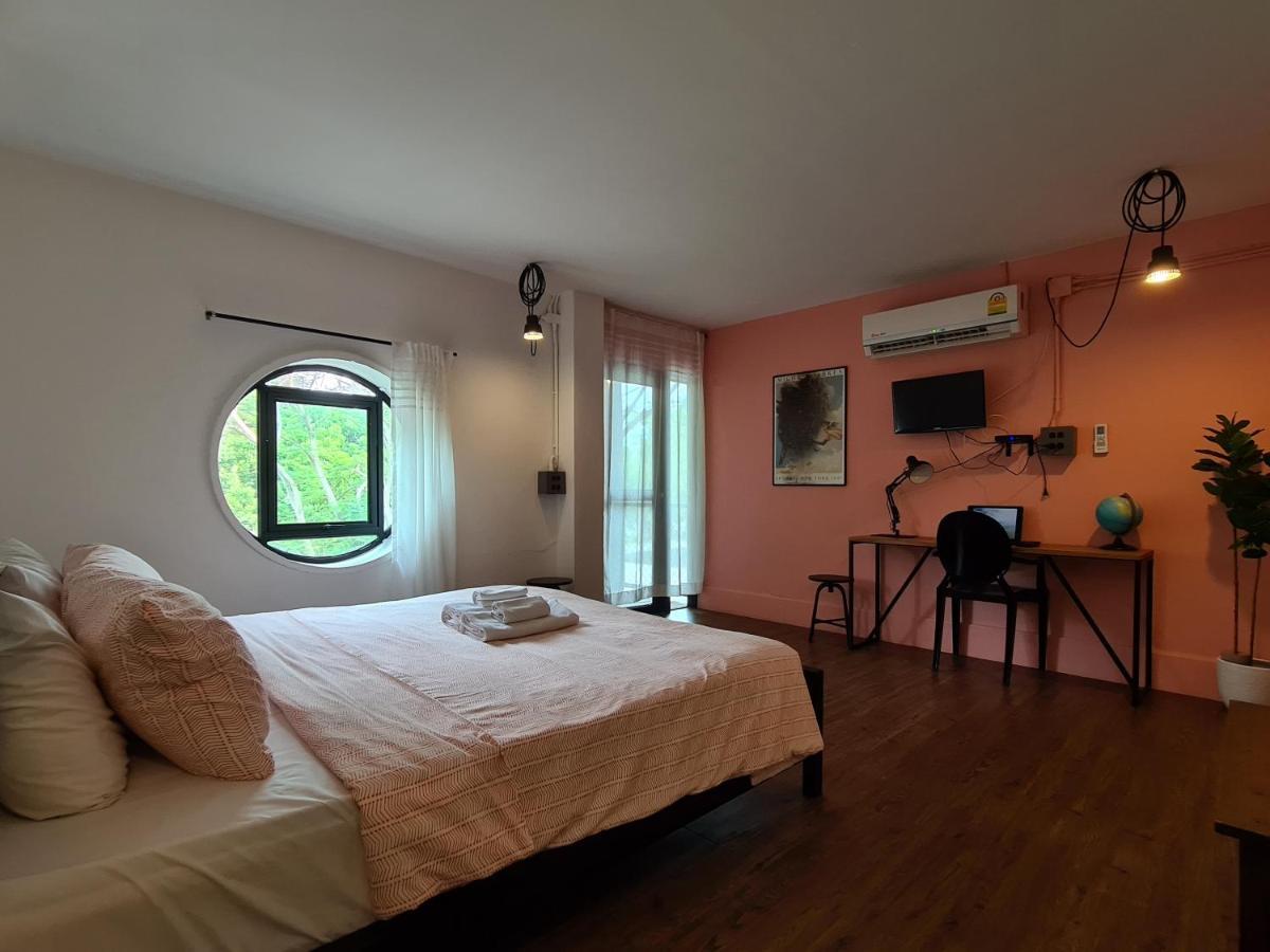 Hand Hotel Bang Saen Bagian luar foto