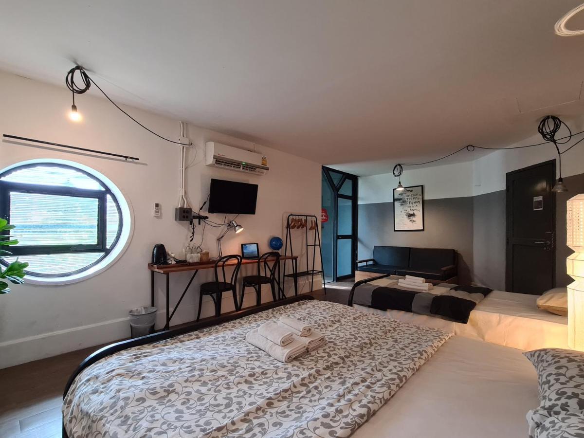 Hand Hotel Bang Saen Bagian luar foto